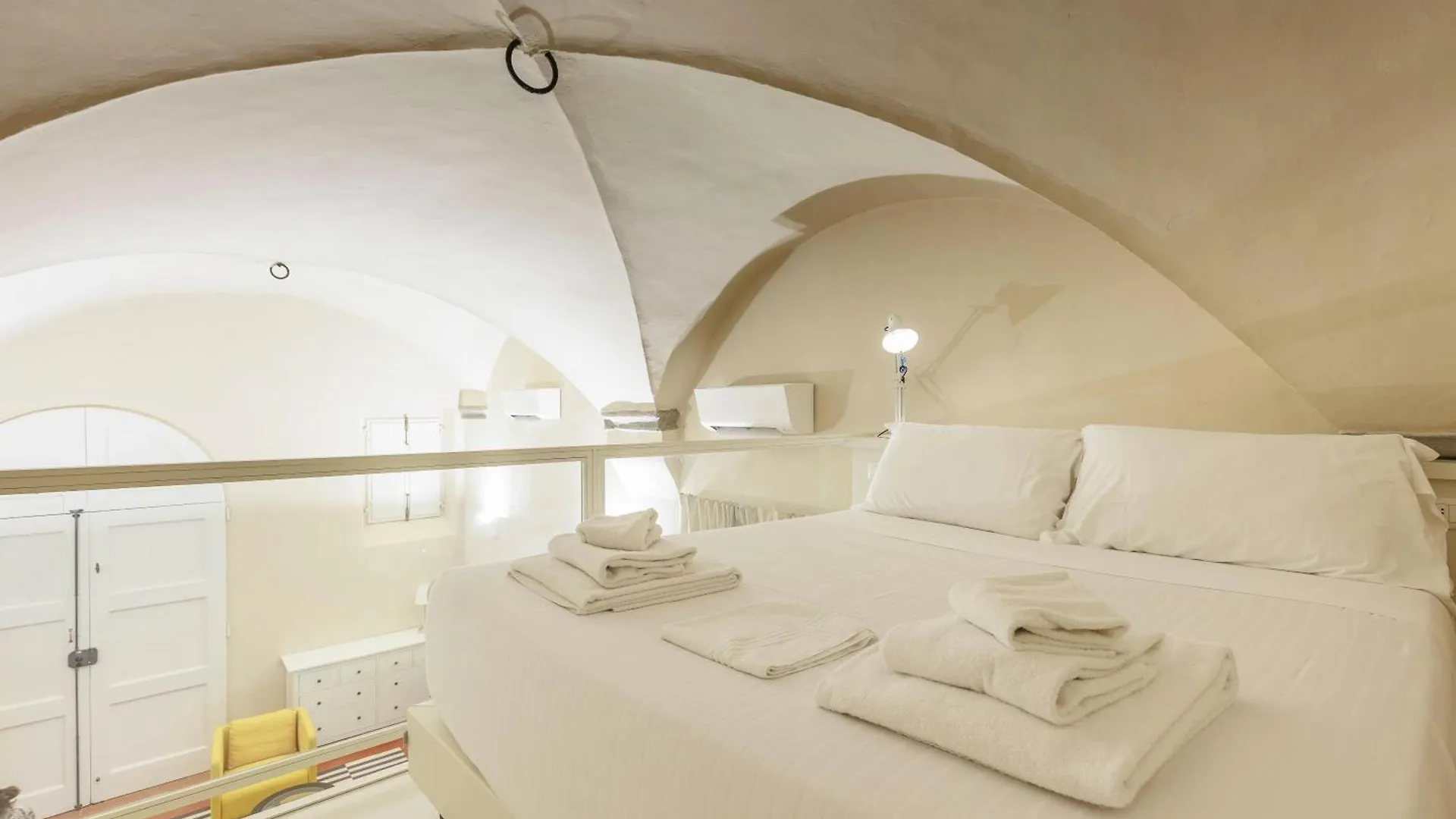Santa Croce Modern Loft Apartment Florence Italy