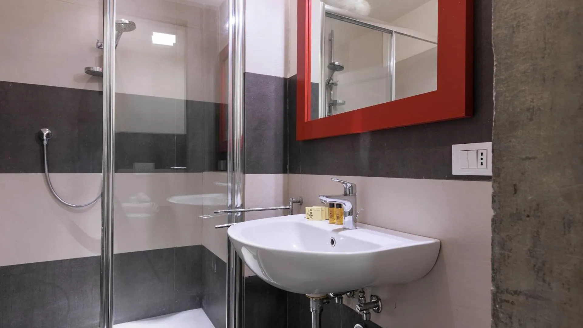 Santa Croce Modern Loft Apartment Florence