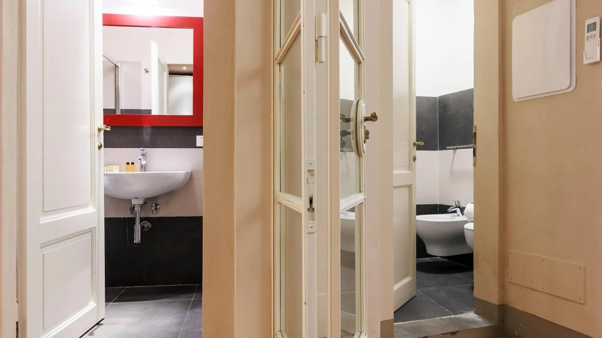Santa Croce Modern Loft Apartment Florence